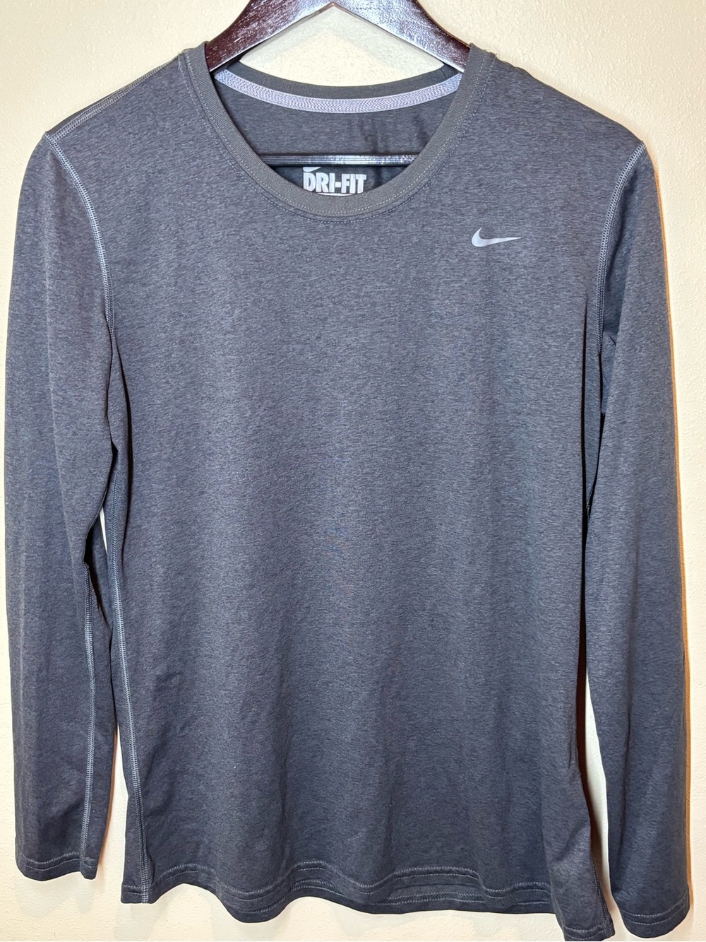 Nike Dri-FIT Men's Long-Sleeve Performance Shirt - Gray, large, practice gear